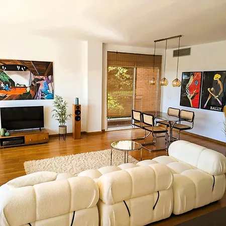 Apartman Large Luxury With Shared Pool